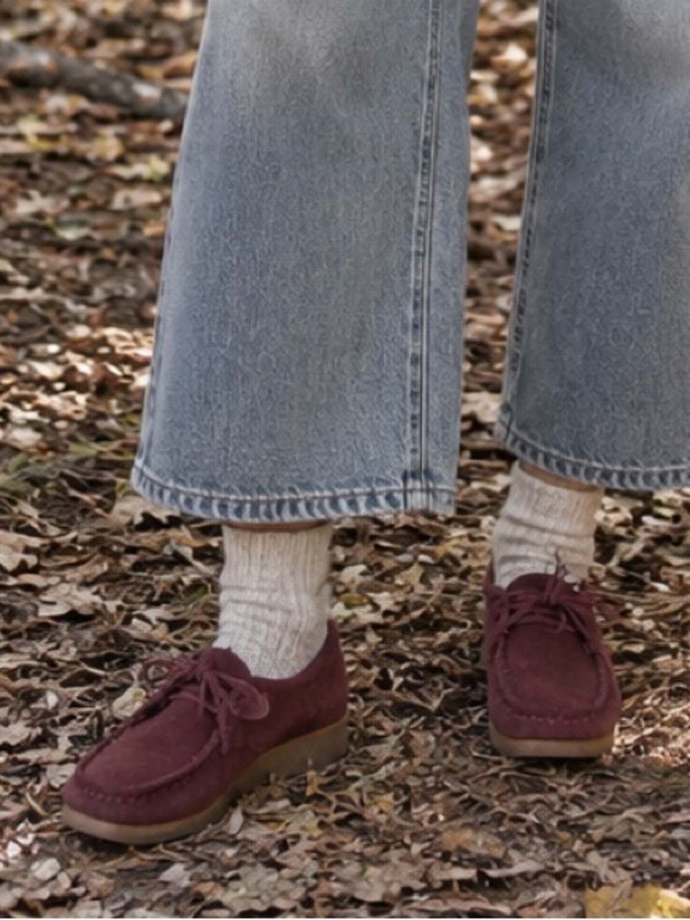 THE GREAT. The Scout Shoe in Burgundy Suede
